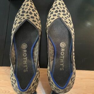 Little cat Rothy’s